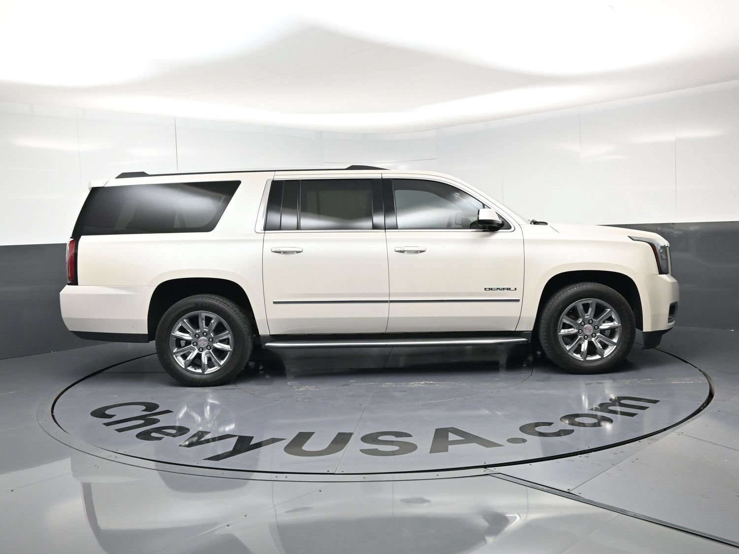 Used 2015 GMC Yukon XL Denali w/ Open Road Package AWD/4WD image 11