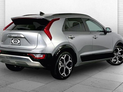 Certified 2025 Kia Niro SX Touring FWD image 13