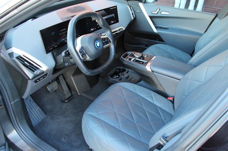 Used 2024 BMW iX xDrive50 w/ Premium Package AWD/4WD image 11
