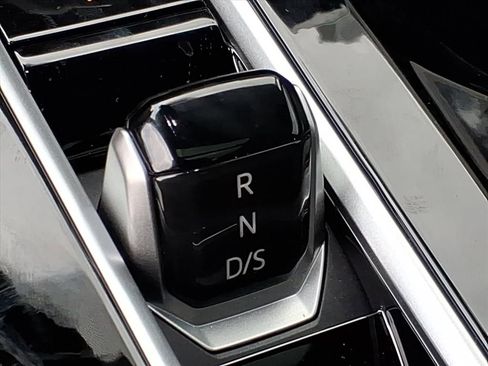 New 2026 Volkswagen Atlas Cross Sport SE image 13