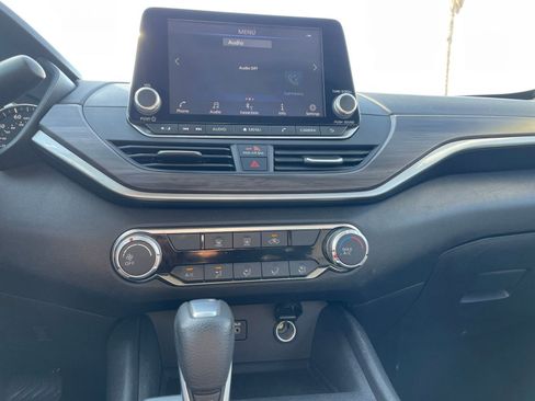 Used 2025 Nissan Altima 2.5 SV FWD image 20