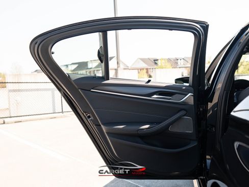 Used 2022 BMW 540i xDrive w/ M Sport Package image 38