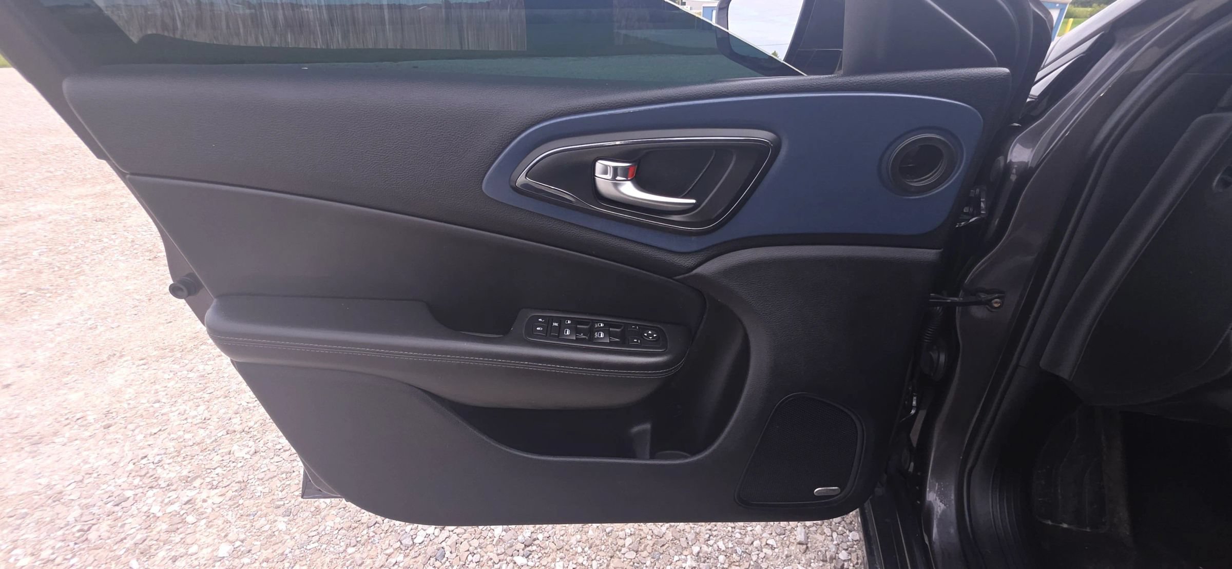 Used 2015 Chrysler 200 S w/ Navigation & Sound Group I FWD image 14