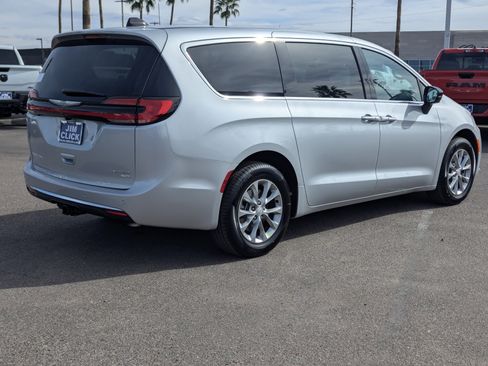 New 2026 Chrysler Pacifica Limited image 2