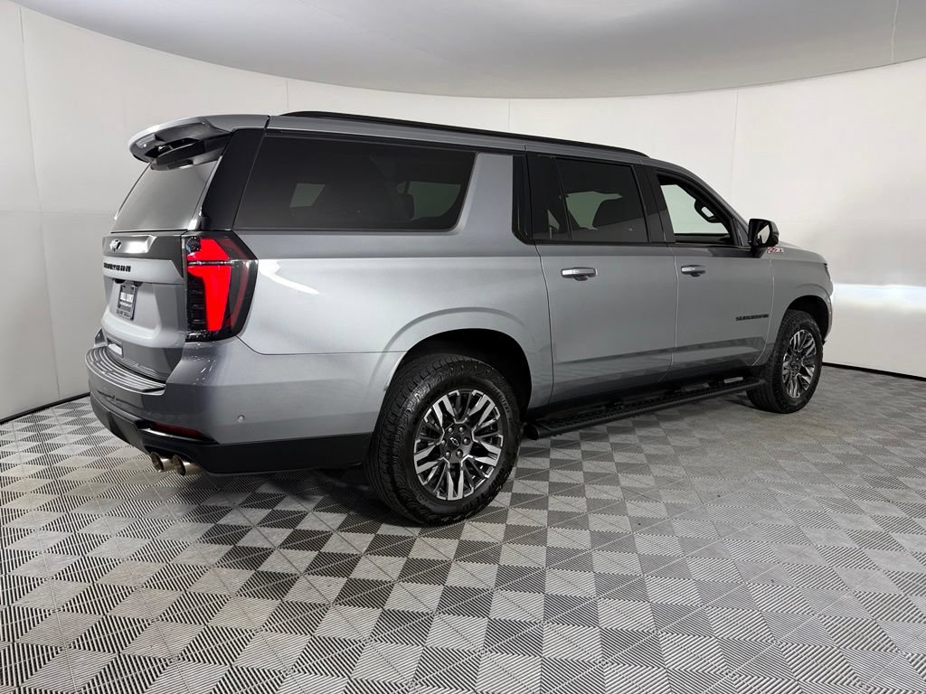 Used 2025 Chevrolet Suburban Z71 AWD/4WD image 8