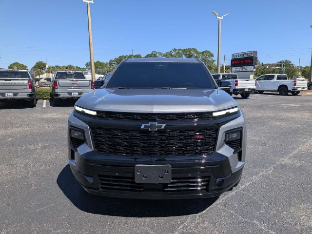 Used 2025 Chevrolet Traverse RS w/ LPO, Floor Liner Package FWD image 8