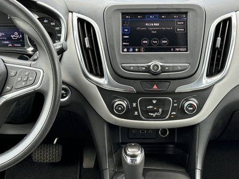 Used 2020 Chevrolet Equinox LT FWD image 28