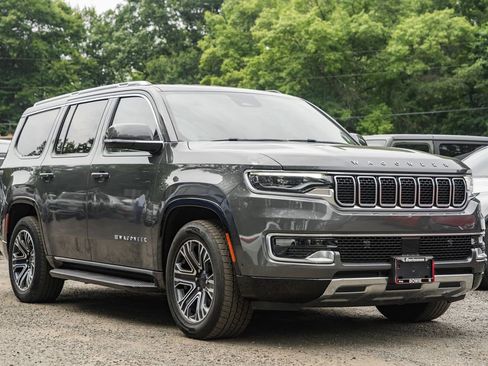 Used 2022 Jeep Wagoneer Series III image 1