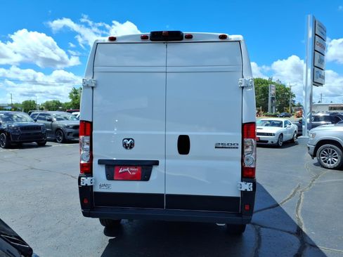 Used 2025 RAM ProMaster 2500 w/ Convenience Group FWD image 5