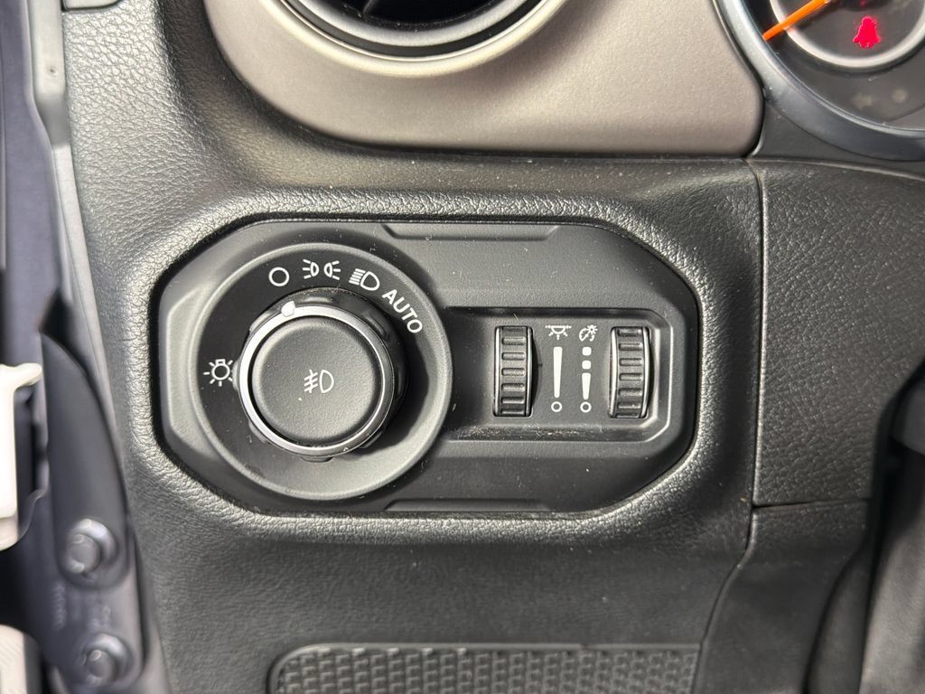 Used 2020 Jeep Wrangler Unlimited Sport AWD/4WD image 15