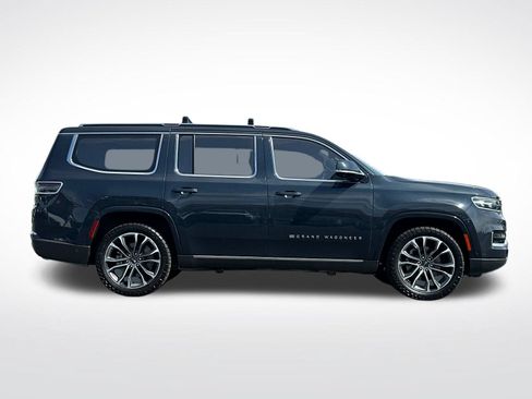 Used 2022 Jeep Grand Wagoneer Series III w/ Flexible Seating Group AWD/4WD image 2