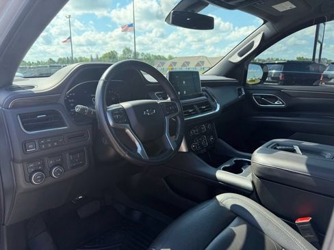 Used 2022 Chevrolet Suburban Z71 w/ Z71 Off-Road Package AWD/4WD image 23