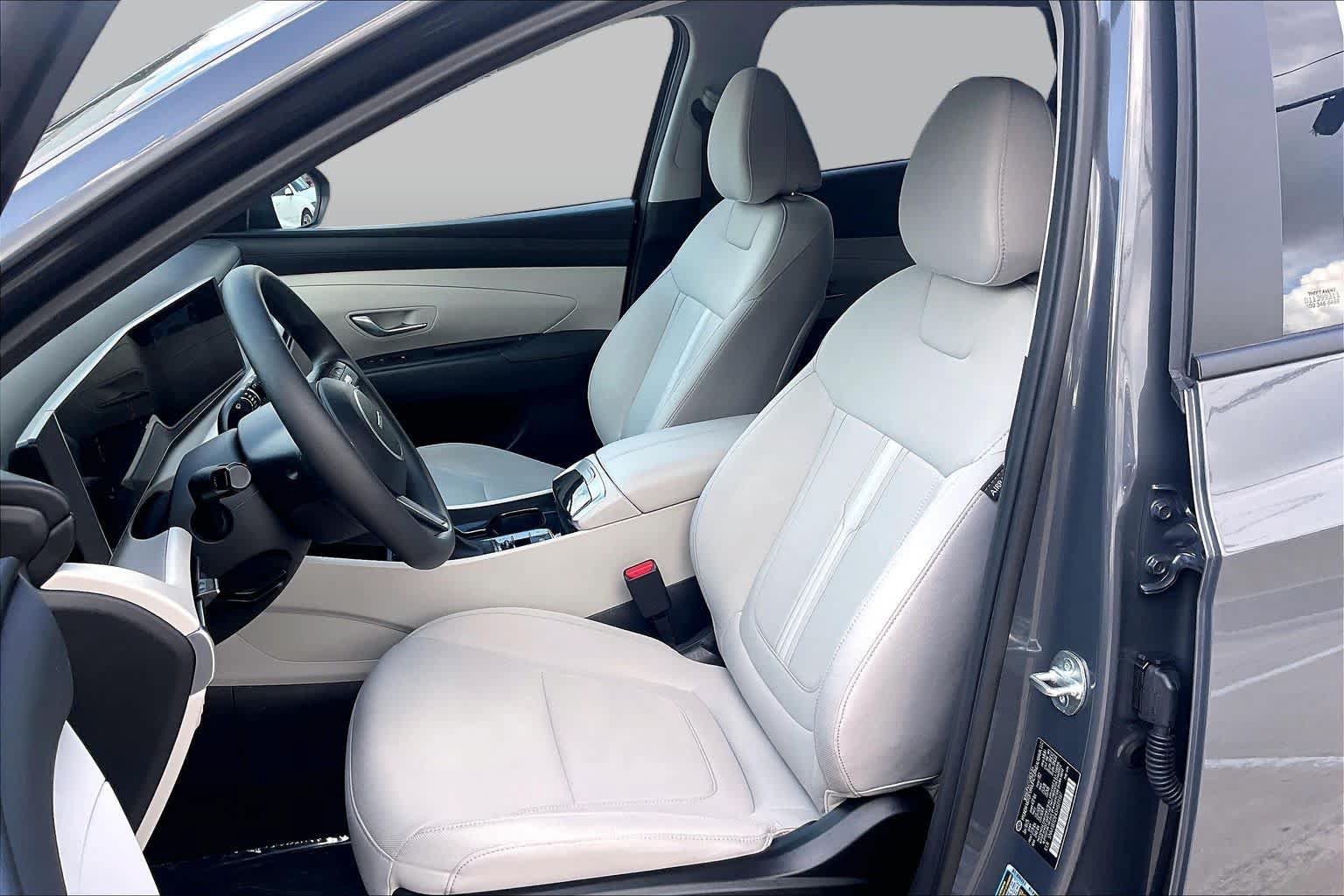 Used 2025 Hyundai Tucson SEL FWD image 8