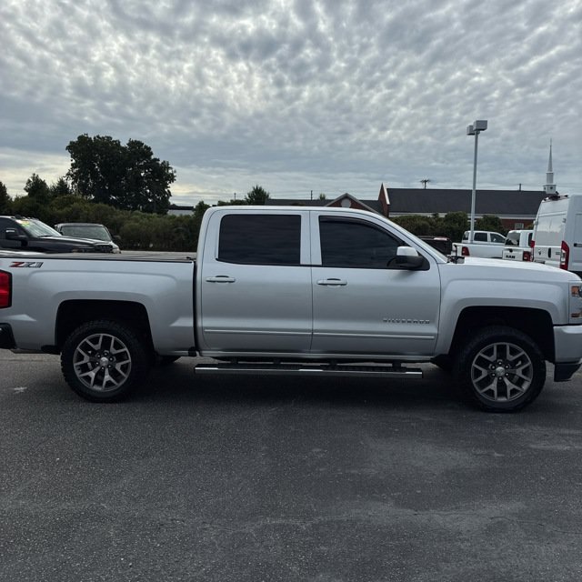 Used 2018 Chevrolet Silverado 1500 LT w/ All Star Edition AWD/4WD image 3