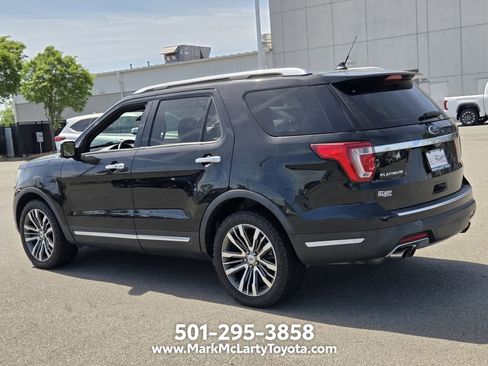 Used 2018 Ford Explorer Platinum AWD/4WD image 3
