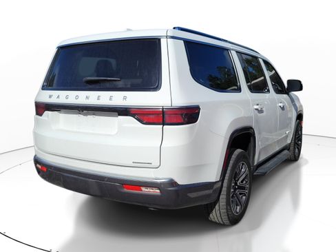 Used 2022 Jeep Wagoneer Series III RWD image 5