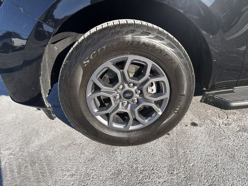 Used 2025 Ford Expedition Active image 11