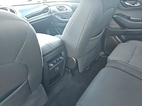 Used 2021 Chevrolet Traverse LS image 27