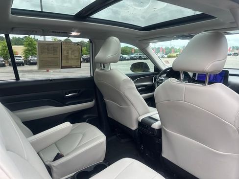 Used 2024 Toyota Grand Highlander FWD image 16