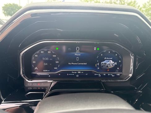 Used 2025 Chevrolet Silverado 1500 High Country w/ High Country Premium Package AWD/4WD image 11