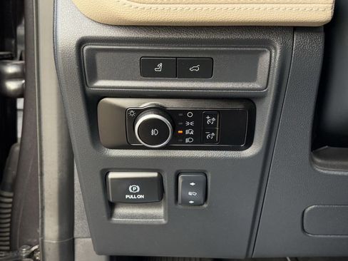 Used 2024 Ford Expedition Max Limited image 23