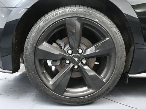 Used 2022 Ford Mustang Coupe RWD image 16