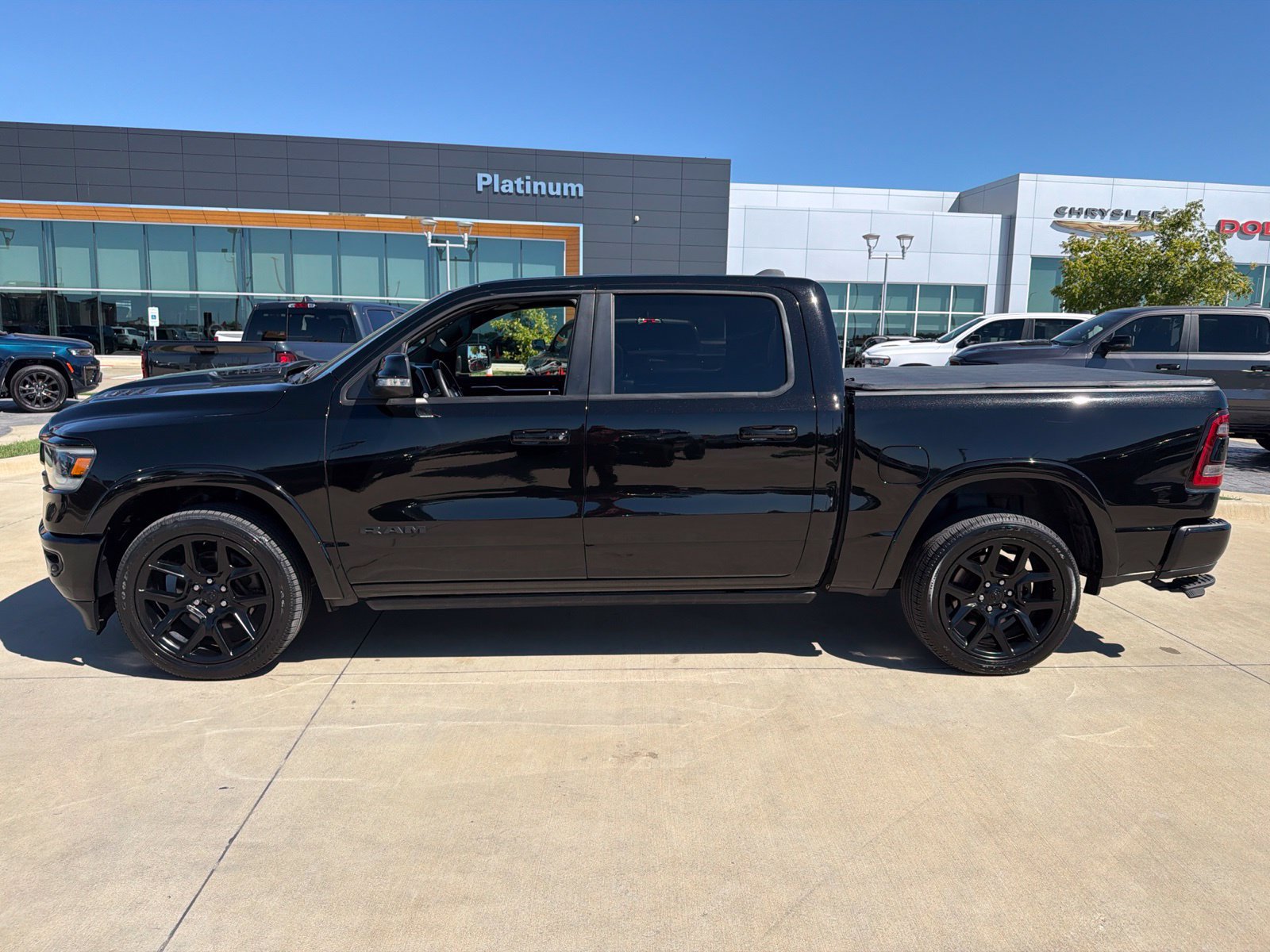 Used 2020 RAM 1500 Laramie AWD/4WD image 2
