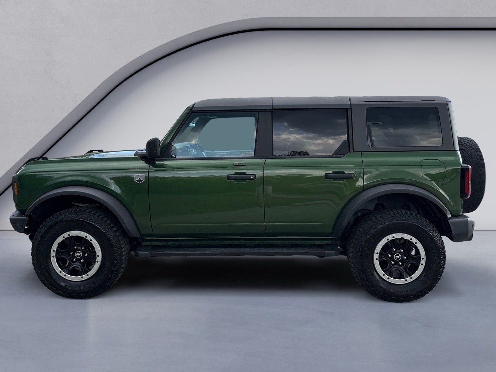 Used 2023 Ford Bronco Big Bend w/ Sasquatch Package AWD/4WD image 2
