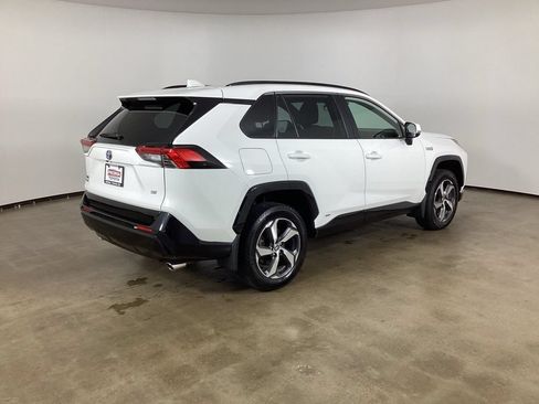 Used 2023 Toyota RAV4 SE w/ Weather & Moonroof Package AWD/4WD image 8