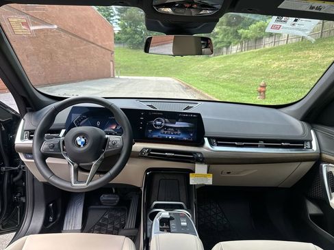 Used 2025 BMW X1 xDrive28i w/ Convenience Package AWD/4WD image 24