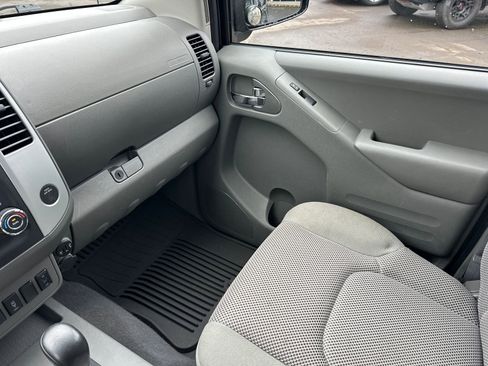 Used 2020 Nissan Frontier SV w/ Midnight Edition Floor Mats image 15