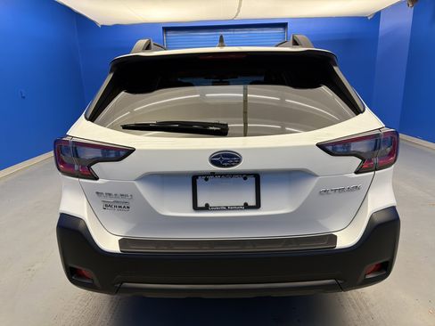 Certified 2025 Subaru Outback Premium image 6