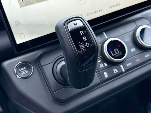 New 2026 Land Rover Defender 110 X-Dynamic SE AWD/4WD image 29