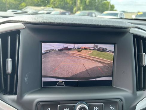 Used 2024 GMC Terrain SLE AWD/4WD image 16