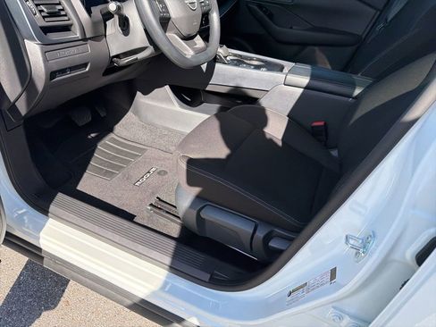 Certified 2025 Nissan Rogue S image 14