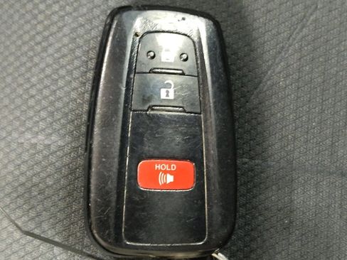 Used 2019 Toyota RAV4 XLE image 32