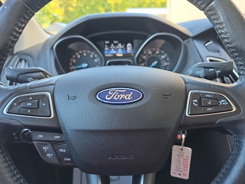 Used 2015 Ford Focus SE w/ Equipment Group 201A FWD image 16