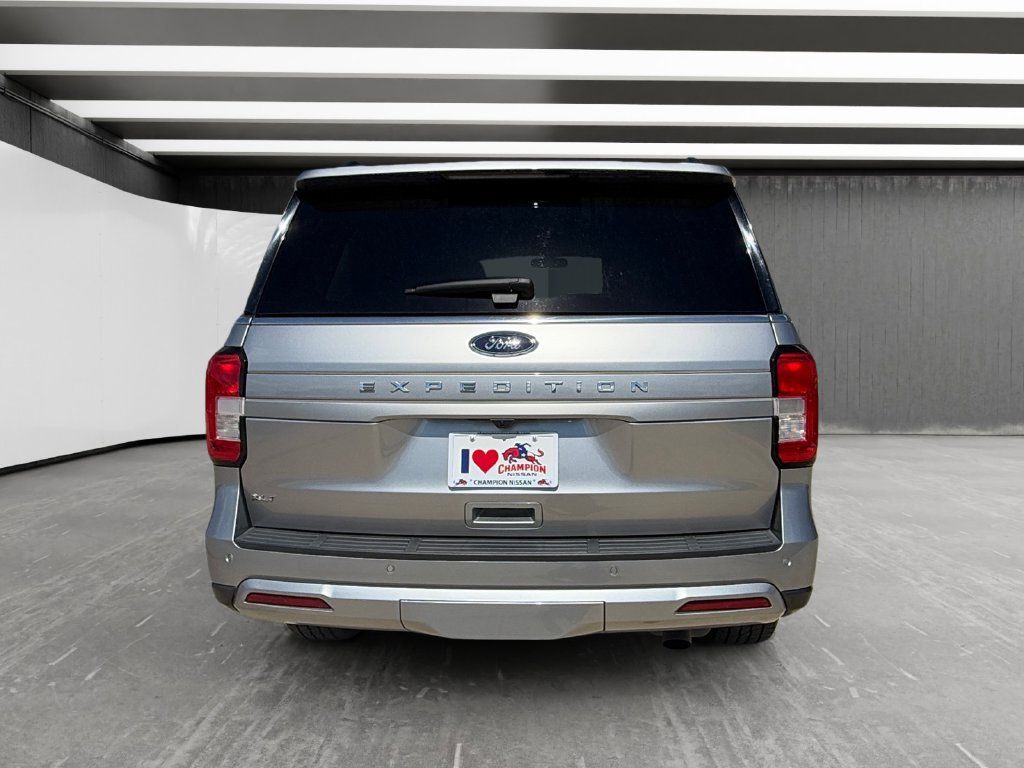 Used 2024 Ford Expedition XLT RWD image 4