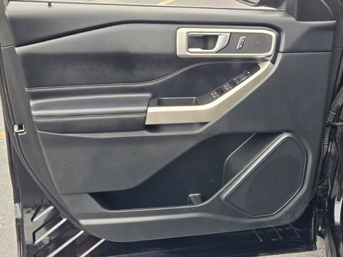 Used 2022 Ford Explorer XLT w/ Equipment Group 202A image 20