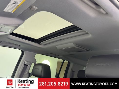 Used 2016 GMC Yukon XL Denali w/ Open Road Package image 20