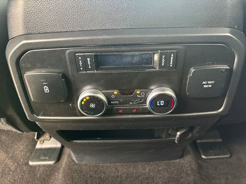 Used 2021 Ford Expedition Limited image 40