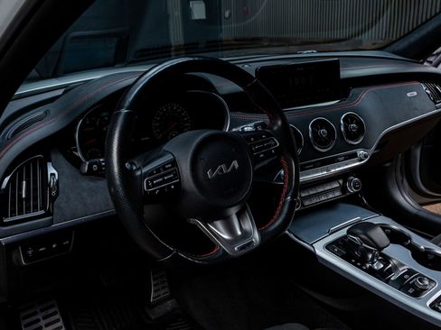 Used 2023 Kia Stinger GT2 image 12