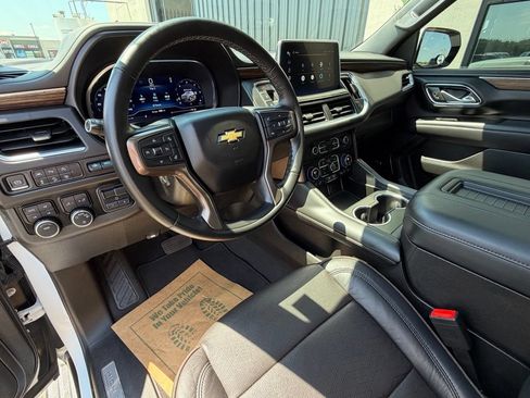 Used 2024 Chevrolet Suburban High Country w/ Premium Package AWD/4WD image 10