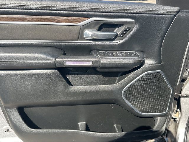 Used 2020 RAM 1500 Laramie w/ Off Road Group AWD/4WD image 5