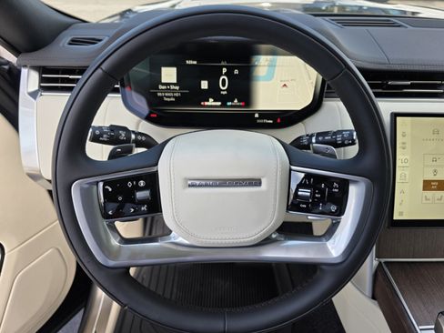 New 2026 Land Rover Range Rover Long Wheelbase SE AWD/4WD image 16