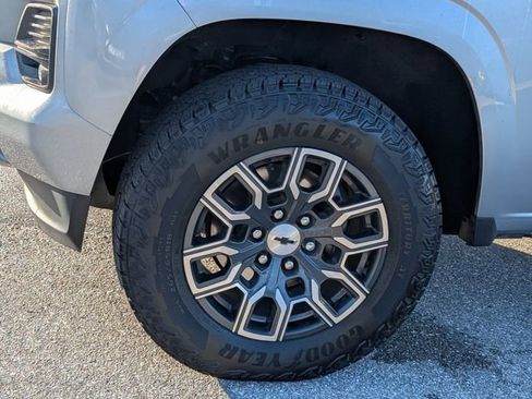 Used 2024 Chevrolet Colorado Z71 w/ Z71 Convenience Package 2 image 4