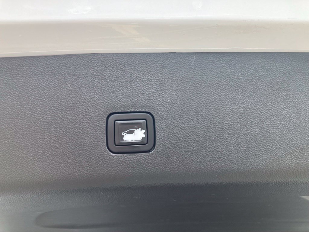 Used 2021 Chevrolet Traverse High Country AWD/4WD image 28