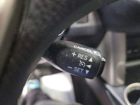 Used 2015 Toyota RAV4 XLE AWD/4WD image 35