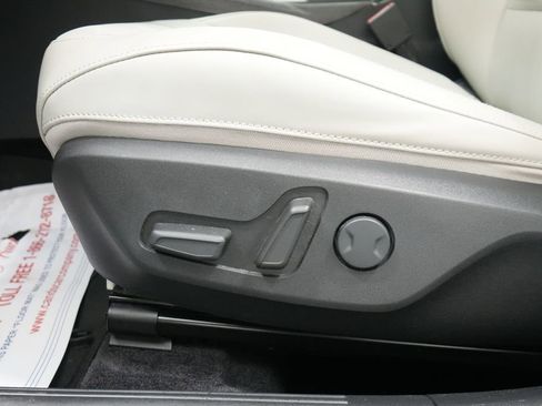 Used 2023 Kia Niro EX FWD image 15