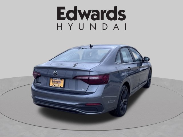 Used 2024 Volkswagen Jetta SE w/ Panoramic Sunroof Package FWD image 6